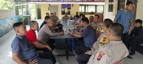 Kapolsek Pontianak Timur Pimpin Anev Kamtibmas untuk Tingkatkan Kinerja Personel