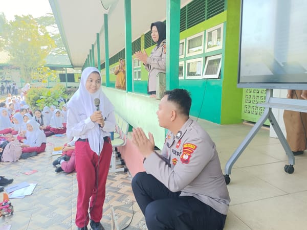 Melalui MPLS, Sat Binmas Polresta Pontianak Tanamkan Kesadaran Hukum dan Bahaya Narkoba kepada Pelajar