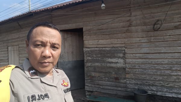 Bhabinkamtibmas Banjar Serasan Sigap Bantu Lansia Mendapatkan Pelayanan Kesehatan