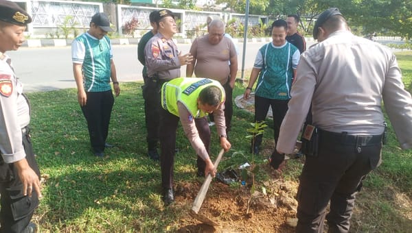 Green Policing Polresta Pontianak, Penanaman Pohon Jadi Wujud Dukungan untuk Indonesia Asri di Hari Bhayangkara ke-80
