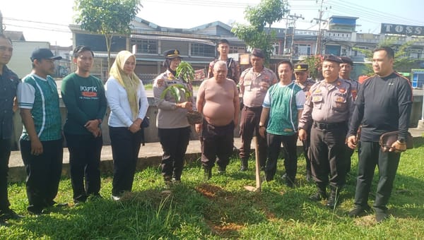 Polresta Pontianak Gelar Green Policing, Tanam Pohon Dukung Indonesia ASRI dalam Peringatan Hari Bhayangkara ke-80