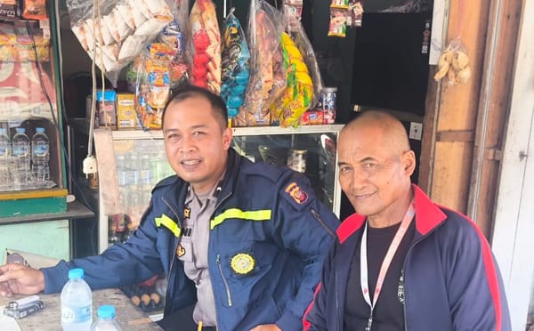 Pererat Silaturahmi dengan Warga, Bhabinkamtibmas Polsek Pontianak Kota Ajak Jaga Kamtibmas Bersama