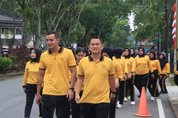 Wakapolresta Pontianak Pimpin Apel Pagi, Tekankan Disiplin Personel dan Pola Hidup Sehat