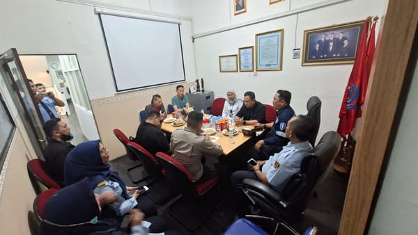 Kapolsek Kawasan Pelabuhan Dwikora Dampingi Pembahasan Klaim Asuransi Penumpang Meninggal Dunia di Atas Kapal