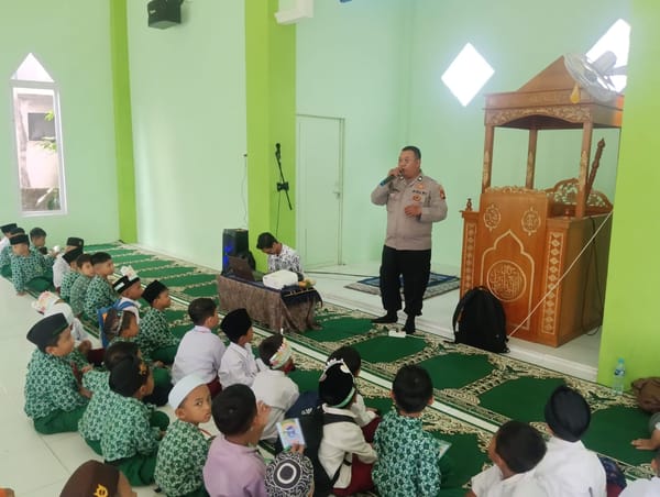 Police Goes to School, Panit Binmas Polsek Pontianak Timur Berikan Edukasi Kamtibmas kepada Pelajar LDI Madrasah