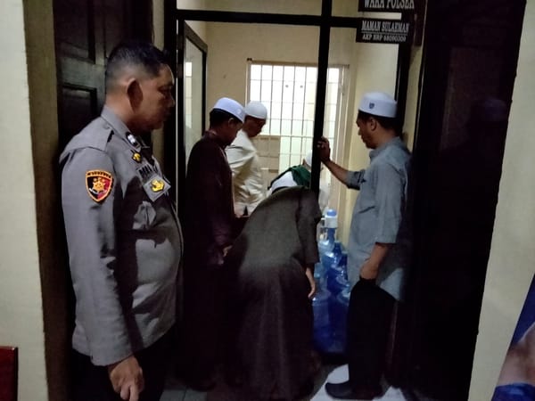 Perkuat Pembinaan Mental, Anggota Jaga Mako Polsek Pontianak Timur Dampingi Kegiatan Tausiyah Tahanan