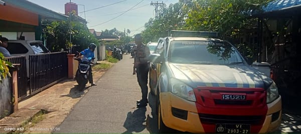 Polsek Pontianak Kota Hadir Layani Masyarakat, Patroli Enggang Kawal Jenazah Menuju Tempat Pemakaman