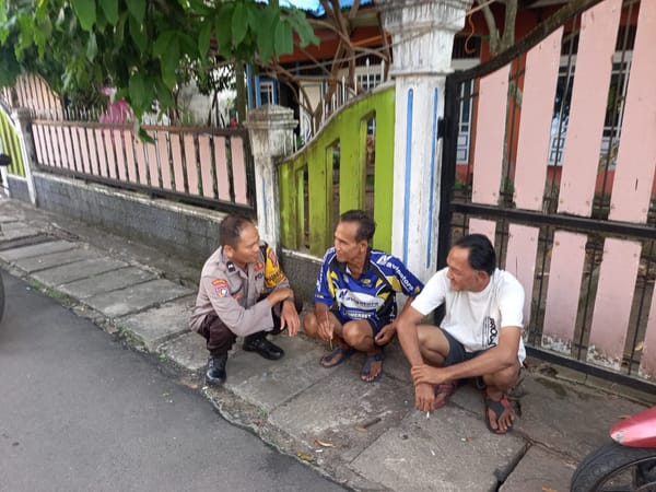 Bhabinkamtibmas Sei Jawi Dalam Intensifkan Sambang DDS, Ingatkan Warga Waspada Penipuan dan Hoaks di Media Sosial