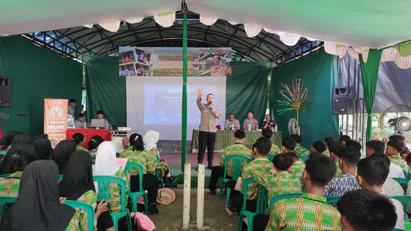 Satbinmas Polresta Pontianak Edukasi Bahaya Judi Online dan Penyalahgunaan NAPZA kepada Pelajar SMA Negeri 3 Pontianak