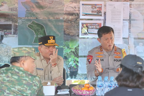 Kapolda dan Gubernur Kalteng Tinjau Posko Karhutla di Tumbang Nusa