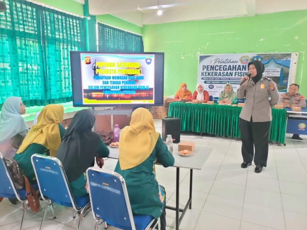 Cegah Kekerasan di Lingkungan Sekolah, Polresta Pontianak Edukasi Guru dan Tenaga Pendidik di SMPN 3 Pontianak