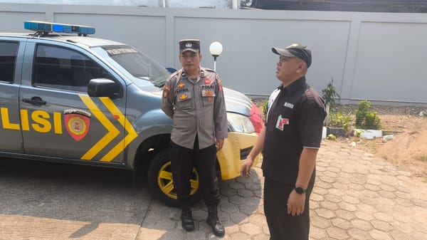 Respon Cepat Laporan 110, Patroli Enggang Polsek Pontianak Kota Pastikan Antrean di SPBU Tetap Kondusif