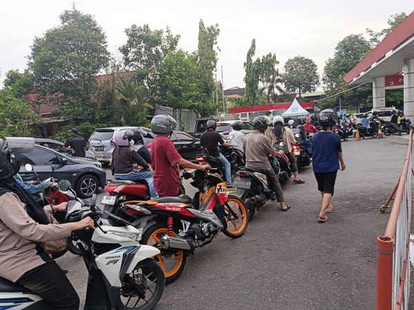Pengamanan Delapan SPBU Ditingkatkan, Polsek Pontianak Kota Pastikan Situasi Tetap Aman dan Tertib