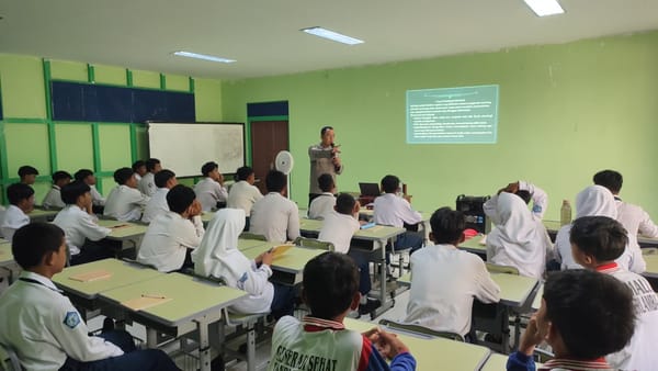 Cegah Bullying dan Judi Online, Sat Binmas Polresta Pontianak Gelar Sosialisasi di SMP Negeri 9
