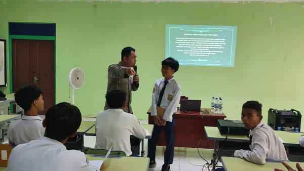 Polresta Pontianak Gencarkan Edukasi di Sekolah, Sat Binmas Sosialisasikan Bahaya Bullying dan Judi Online
