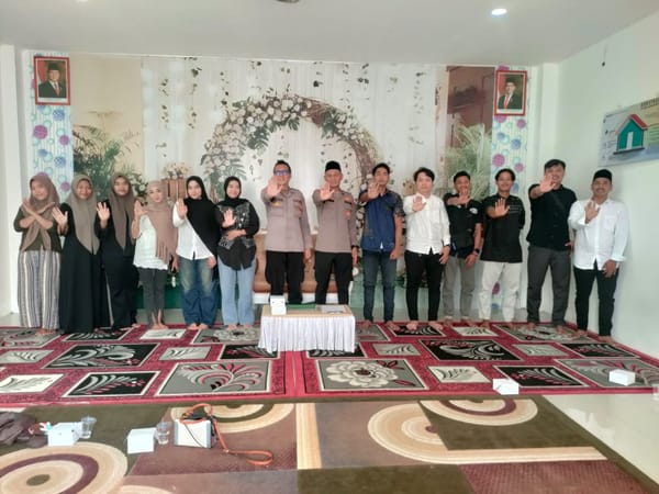 Cegah Kekerasan dalam Rumah Tangga Sejak Dini, Satbinmas Polresta Pontianak Sosialisasikan Hotline 110 kepada Pasangan Pranikah