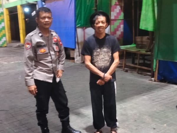 Pererat Kemitraan, Personel Polsek Pontianak Kota Gelar Patroli Dialogis di Pasar Tengah
