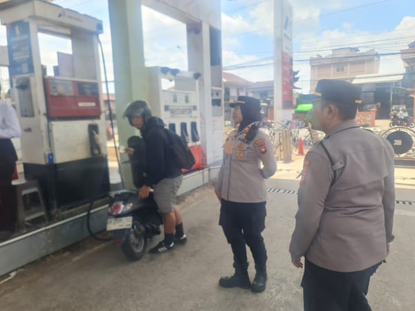 Jaga Stabilitas Pasokan BBM, Kapolsek Pontianak Selatan Lakukan Monitoring di SPBU Wilayah Hukumnya