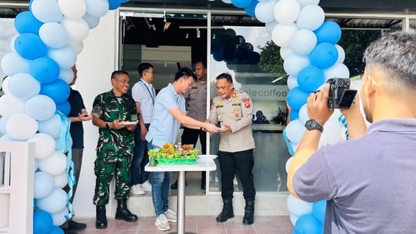 Grand Opening Lokale Cafe di Tanjung Hulu Dihadiri Kapolsek Pontianak Timur, Wujud Dukungan terhadap UMKM