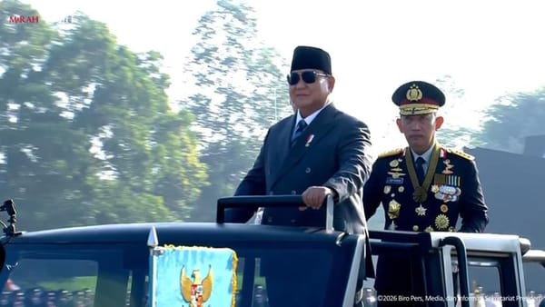 Prabowo Periksa Pasukan dengan Kendaraan Maung di Hari Bhayangkara ke-80, Upacara Berlangsung Khidmat