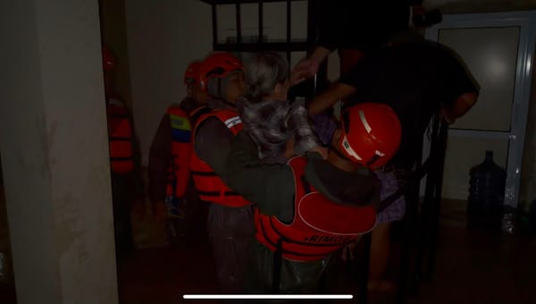 Polri Kerahkan Personel Bantu Evakuasi dan Penanganan Warga Terdampak Banjir di Padang