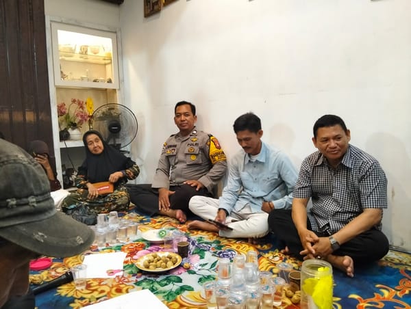 Bhabinkamtibmas Sei Beliung Hadiri Peremajaan Ketua RT, Sampaikan Pesan Kamtibmas kepada Warga