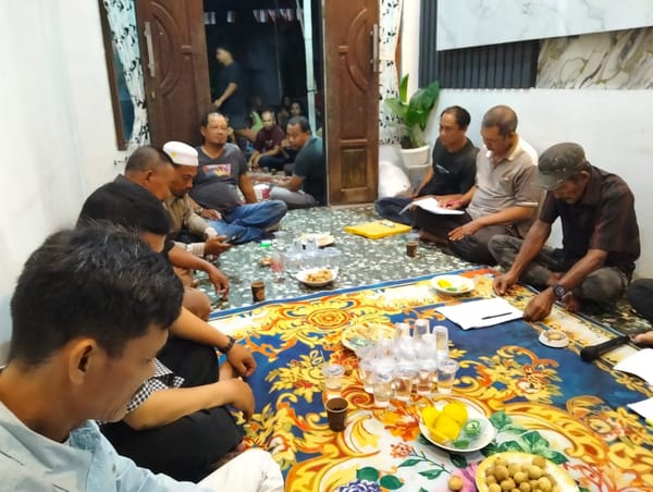 Sampaikan Pesan Kamtibmas, Bhabinkamtibmas Sei Beliung Hadiri Kegiatan Peremajaan Ketua RT