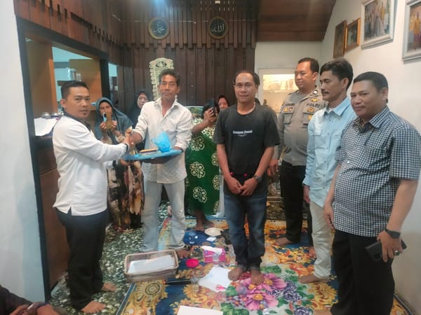 Hadiri Peremajaan Ketua RT, Bhabinkamtibmas Sei Beliung Ingatkan Warga Jaga Kondusivitas Lingkungan