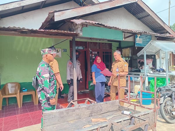 Tiga Pilar Kelurahan Bansir Laut Ajak Warga Kibarkan Merah Putih Sambut Hari Kemerdekaan.