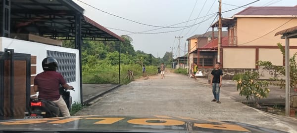 Demi Keselamatan dan Ketertiban, Tim Enggang Polsek Pontianak Timur Tertibkan Pemain Layang-Layang