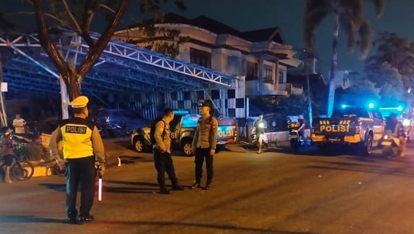 Pastikan Keamanan Warga, Polsek Pontianak Kota Lakukan Pengamanan di Lokasi Kebakaran Ruko