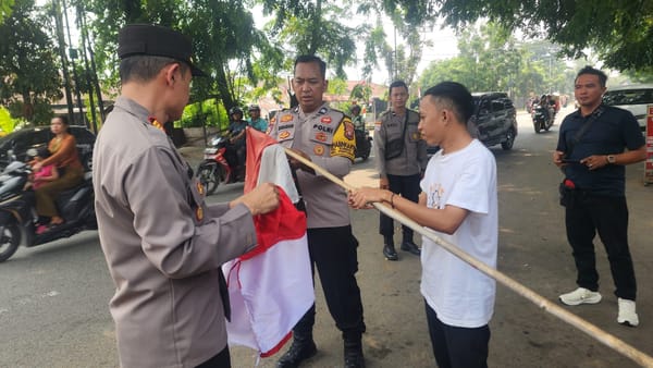 Bangkitkan Semangat Nasionalisme, Polsek Pontianak Barat Ajak Warga Meriahkan HUT ke-81 RI