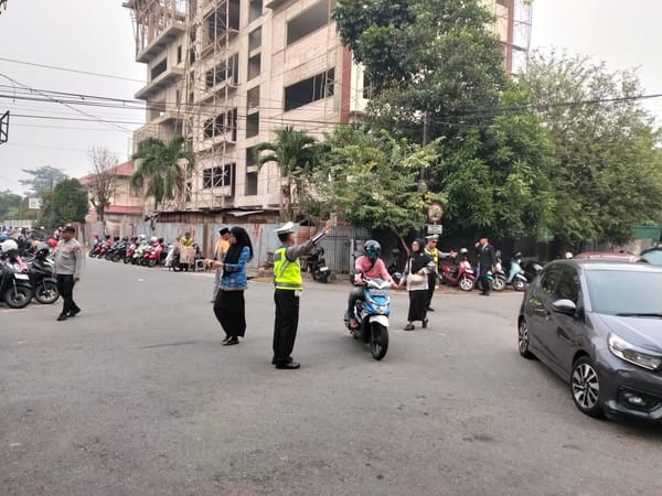 Upacara HUT RI ke-81, Polsek Pontianak Kota Laksanakan Pengaturan Arus Lalu Lintas