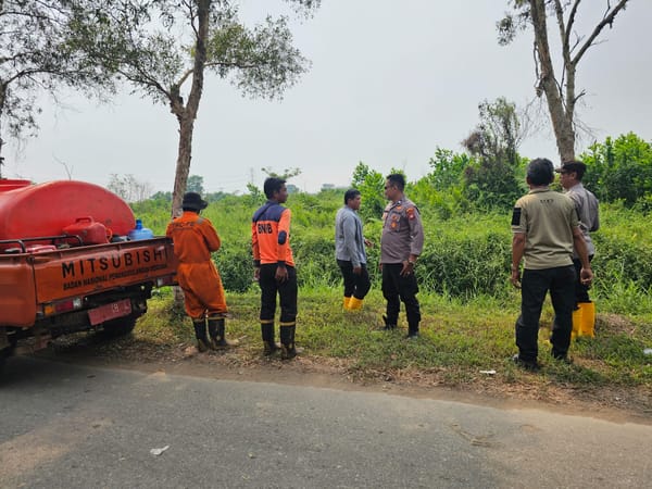 Minimalisir Karhutla Personel Polsek Pontianak Bersama Damkar Laksanakan Patroli