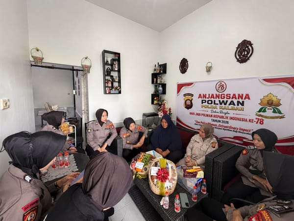 Polwan Polresta Pontianak Gelar Anjangsana ke Senior yang Telah Purna Tugas