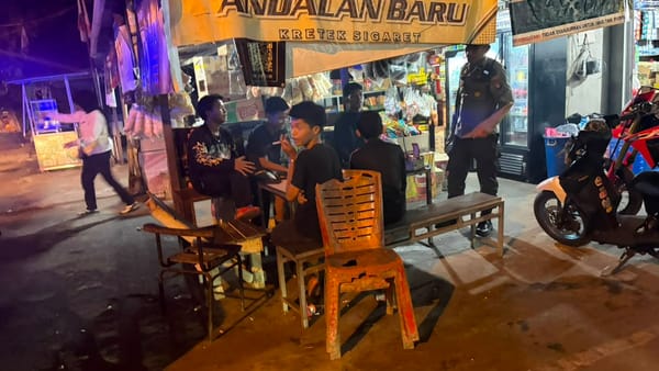 Ciptakan Situasi Aman, Personel Enggang Polsek Pontianak Barat Sampaikan Imbauan Kamtibmas kepada Remaja