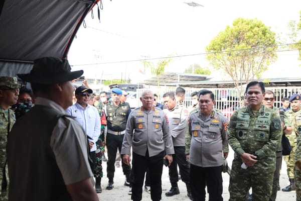 Astamaops Polri dan KSAL Tinjau Penanganan Karhutla di Kalsel