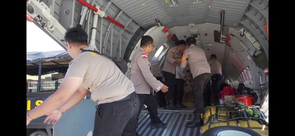 Bantuan Kapolri Tiba di Labuan Bajo, Logistik Disiapkan untuk Warga Terdampak Gempa Flores
