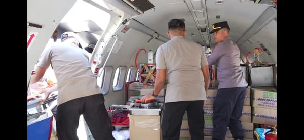 Polri Salurkan Dukungan Kemanusiaan, Bantuan Kapolri Tiba di Labuan Bajo untuk Korban Gempa Flores