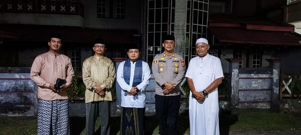 Pererat Kedekatan dengan Masyarakat, Kapolsek Pontianak Timur Hadiri Maulid Nabi Muhammad SAW