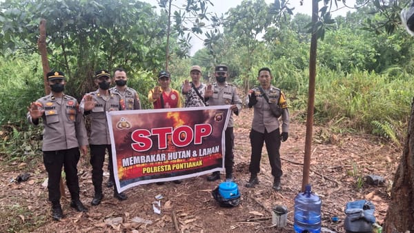 Satbinmas Polresta Pontianak Intensifkan Pencegahan Karhutla melalui Sambang dan Spanduk Imbauan