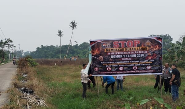 Polsek Pontianak Kota Intensifkan Pencegahan Karhutla lewat Pemasangan Spanduk Imbauan