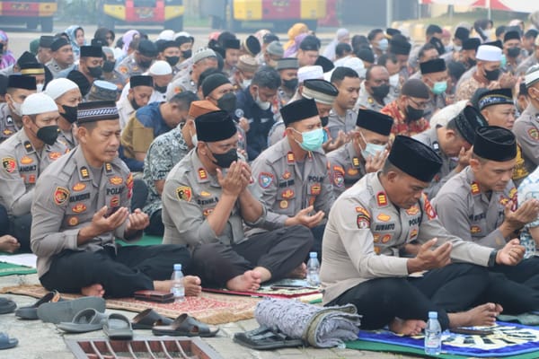 Polresta Pontianak Gelar Sholat Istisqa, Ikhtiar Spiritual Hadapi Karhutla dan Kabut Asap