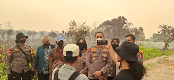 Satgas Edukasi Lemdiklat Polri S2 STIK Terjun Langsung ke Lokasi Karhutla Pontianak