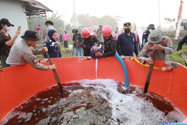 Uji Inovasi Pemadaman Karhutla, Polda Kalsel Coba Cairan Berbahan Minyak Nabati