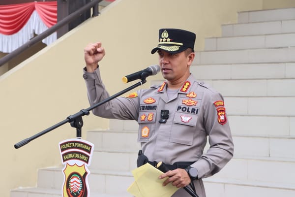 Pimpin Upacara Purna Bakti dan Penghargaan, Kapolresta Pontianak Apresiasi 23 Personel Berprestasi