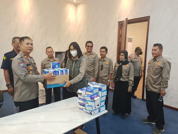 Polresta Pontianak Bagikan 5.000 Masker, Perkuat Edukasi Karhutla dan Kepedulian Kesehatan