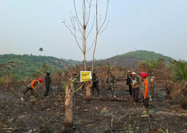Pantau Karhutla, Satbrimob Polda Jambi Bersama Instansi Terkait Patroli Kawasan Konservasi Gajah di Tebo