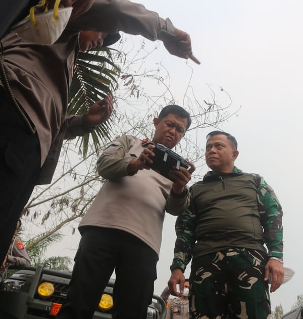 Kapolda Kalteng dan Pangdam Cek Langsung Karhutla, Helikopter Water Bombing Diterjunkan Padamkan Api