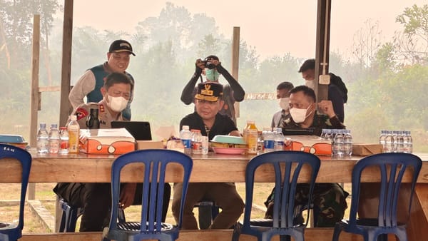 Kapolda Kalteng Bersama Gubernur dan Pangdam Tinjau Posko Taktis Penanganan Karhutla